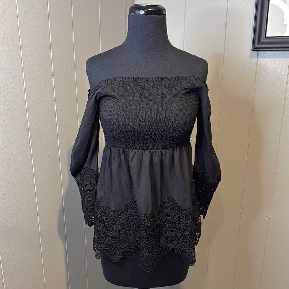 B4 VENUS Black Off-Shoulder Lace Blouse